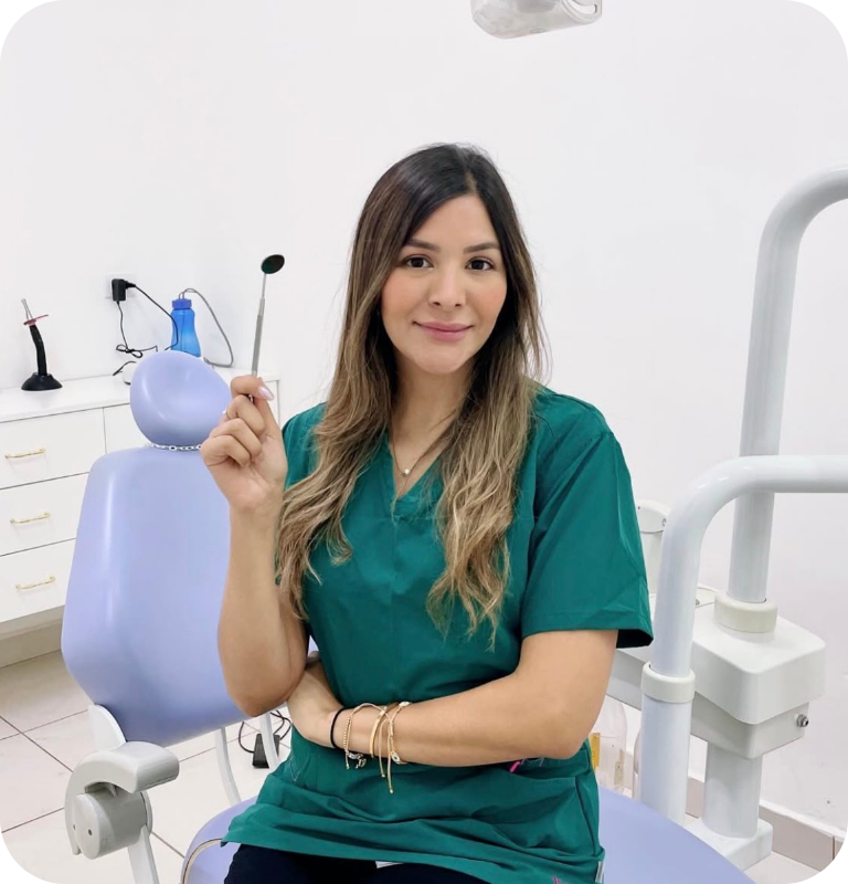 Dra. Estefanía Terán Márquez, especialista en cirugía maxilofacial y ortodoncia en Dental Terán, Hermosillo